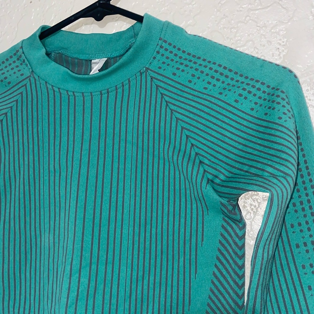 Fabletics Long Sleeve Cropped Workout Top